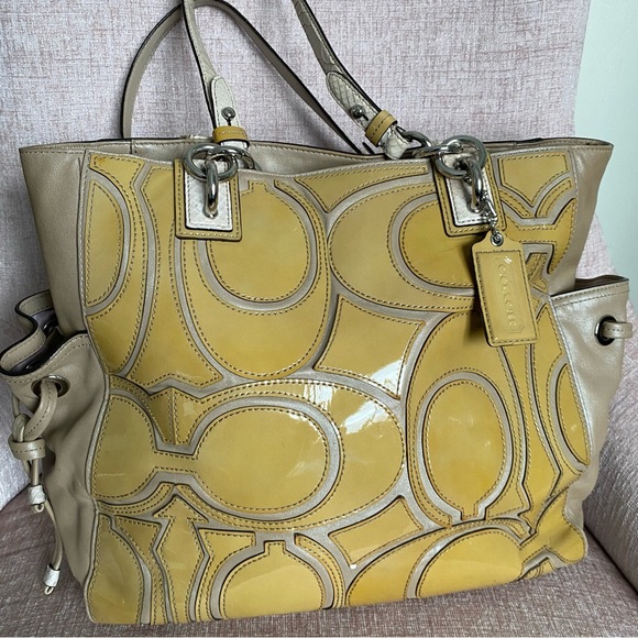 COACH PEYTON OPTIC PATRNT LEATHER BAG - Picture 3 of 16